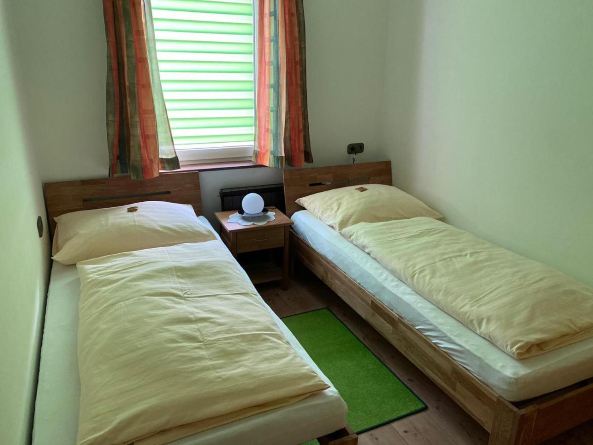 Hotel - Pension Scheiblechner เกิสต์ลิง อัน แดร์อิบส์ ภายนอก รูปภาพ